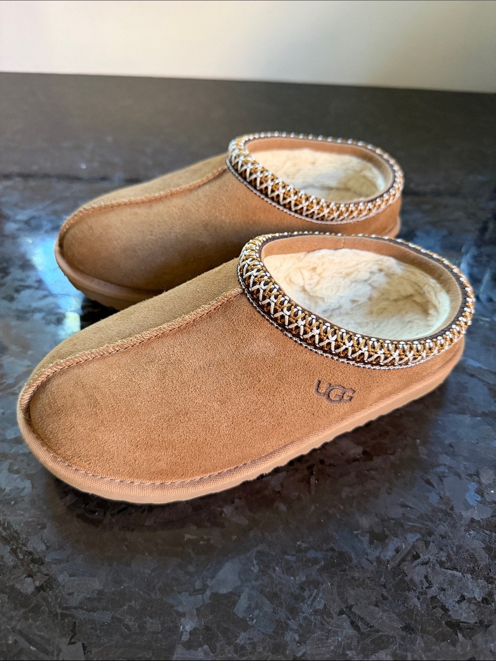 UGG Kids Chestnut Suede Shearling Mule Tasman Slippers 2